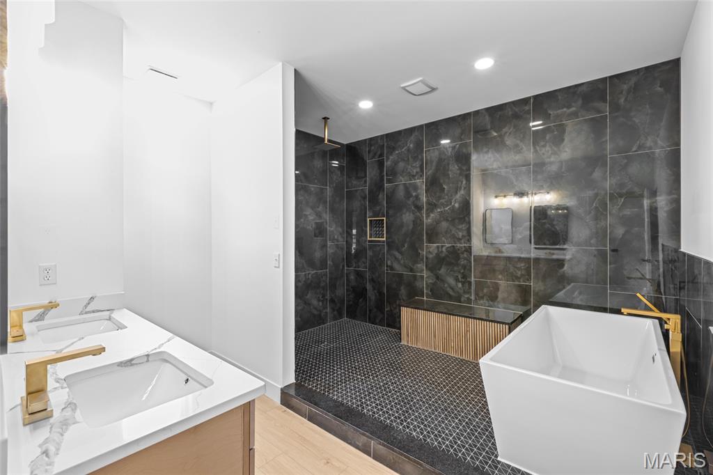 Echo Lake - Residential