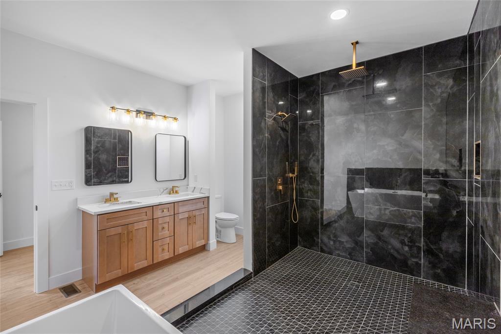 Echo Lake - Residential