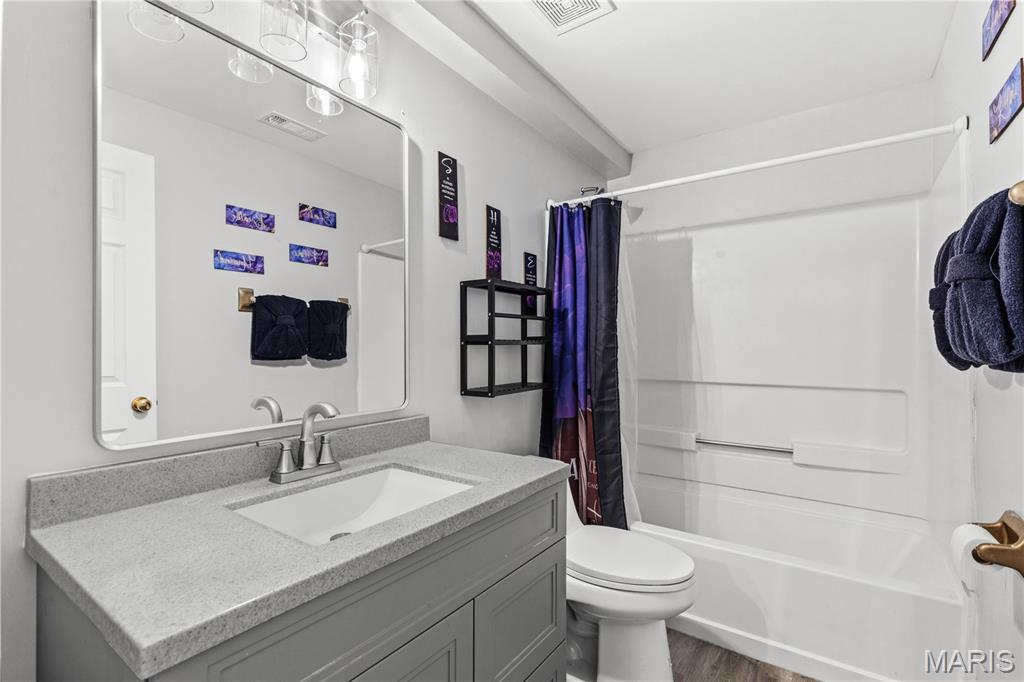 Jamestowne 8 - Residential