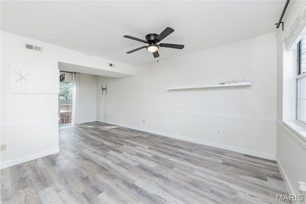 1447 Bobolink Place