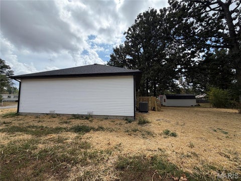 Tiny photo for 1627 Amy Drive, Lebanon, MO 65536 (MLS # 26058301)