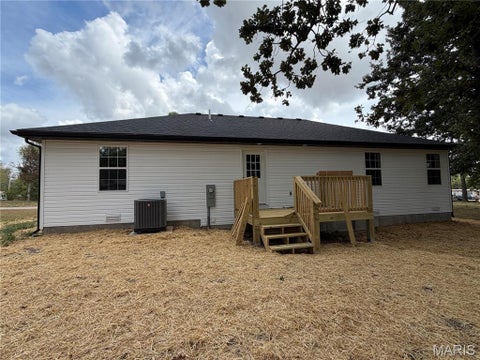 Tiny photo for 1627 Amy Drive, Lebanon, MO 65536 (MLS # 26058301)