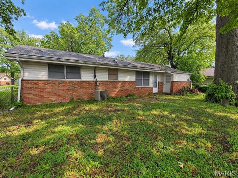 Tiny photo for 9805 Duke Drive, Moline Acres, MO 63136 (MLS # 26069333)