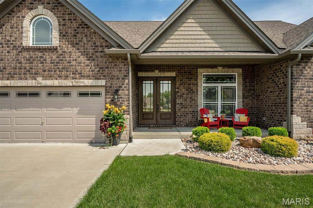 Photo of 904 Bellevaux Place, St Charles, MO 63301 (MLS # 26051940)