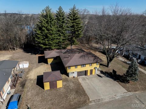 32830 Willow Street La Grange MO 63448