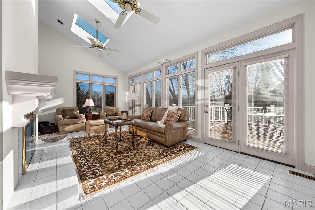 Carlyle Two - Residential