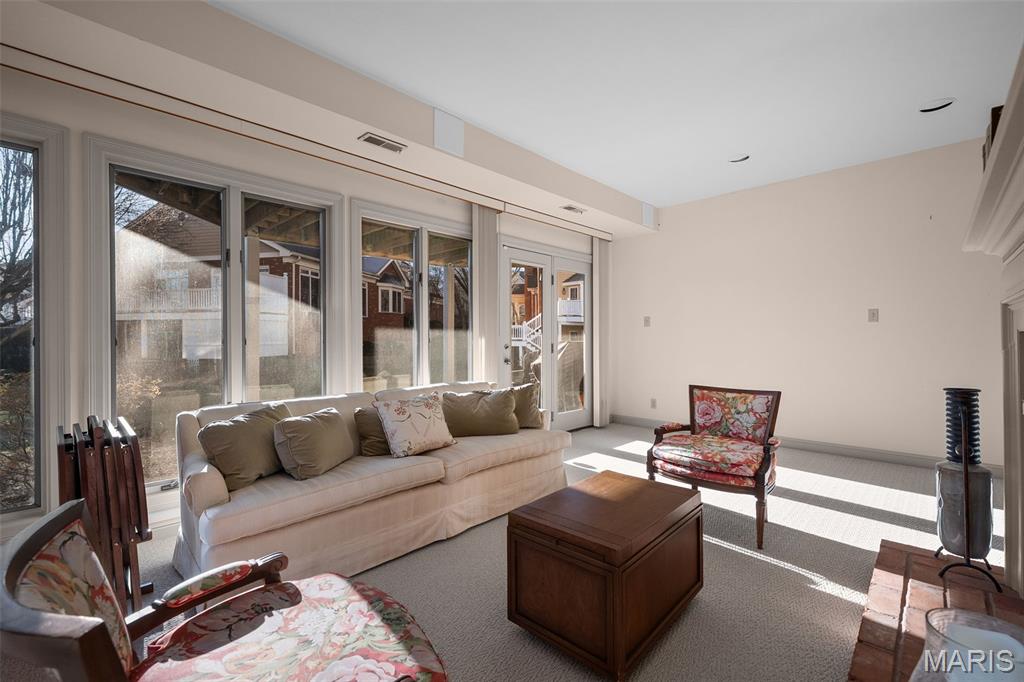 Carlyle Two - Residential