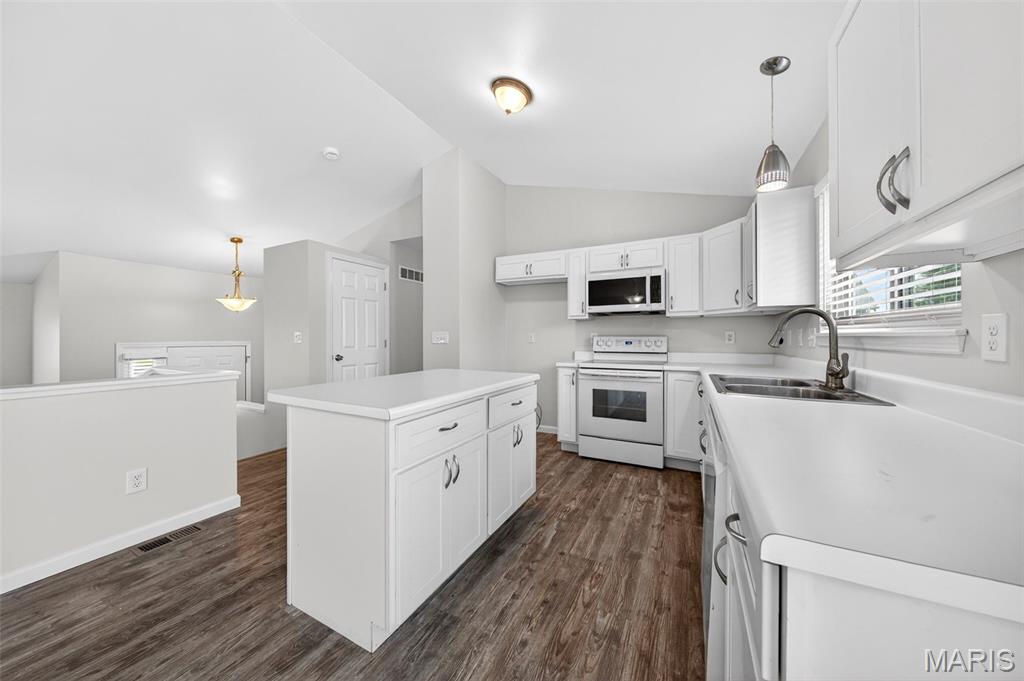 Williamsburg Manor - Residential