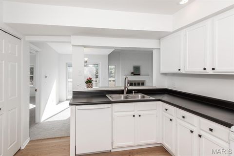 Tiny photo for 1010 Thoreau Court #301, St Louis, MO 63146 (MLS # 26018978)