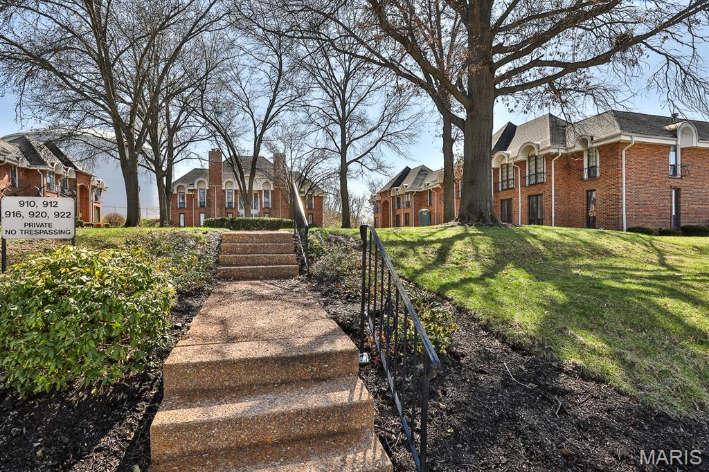 Cambridge Courts Condo - Residential