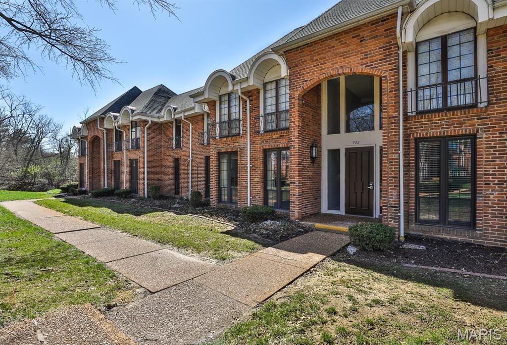 Cambridge Courts Condo - Residential