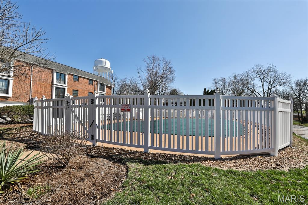 Cambridge Courts Condo - Residential