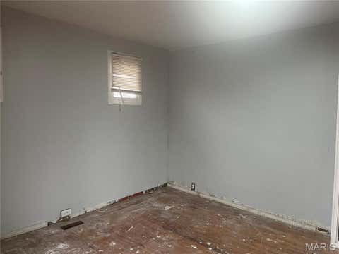 Tiny photo for 8327 Eton Place, St Louis, MO 63136 (MLS # 26052684)