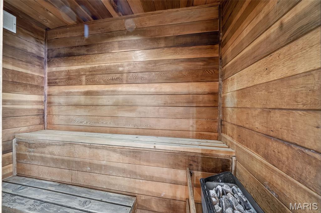 Chateau Country Club - Residential