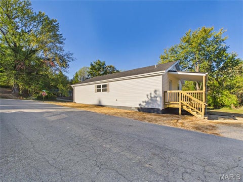 Tiny photo for 600 Center Street, Bloomfield, MO 63825 (MLS # 26067037)