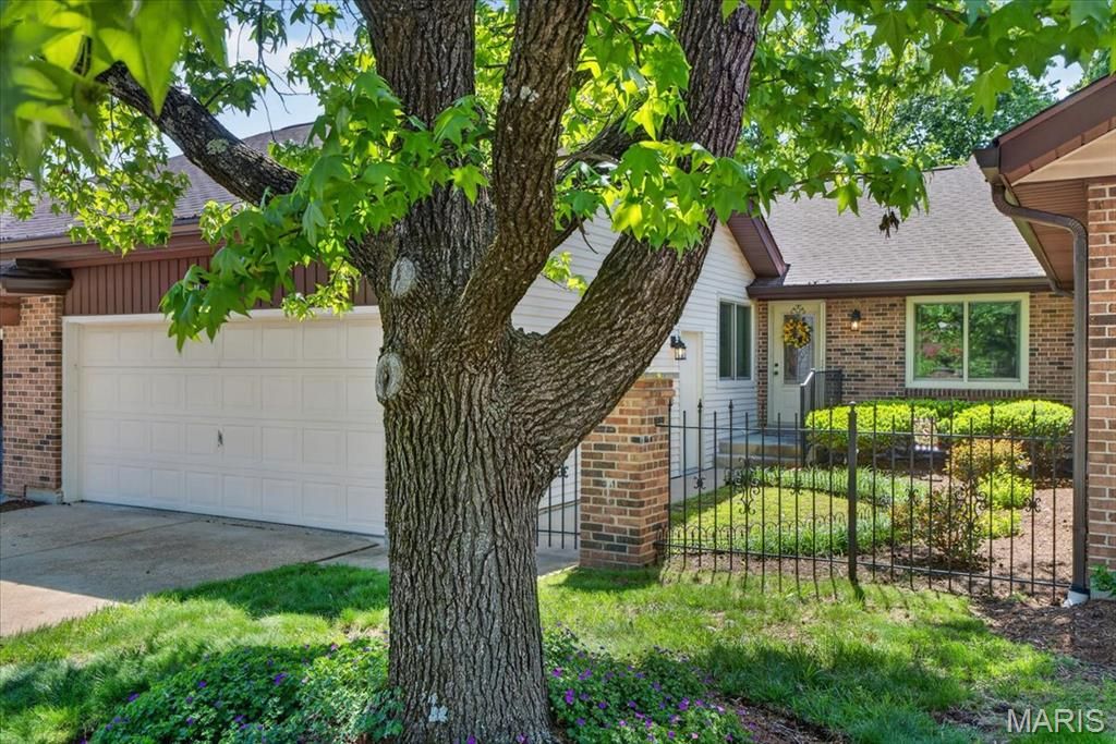 Photo of 1262 Coral Bells Court, St Louis, MO 63146 (MLS # 26027184)