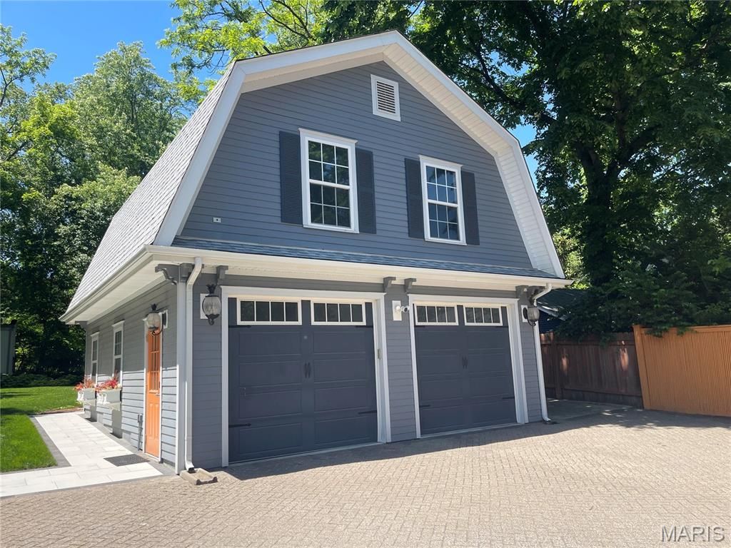 Photo of 119 S Gore Avenue, St Louis, MO 63119 (MLS # 26029301)