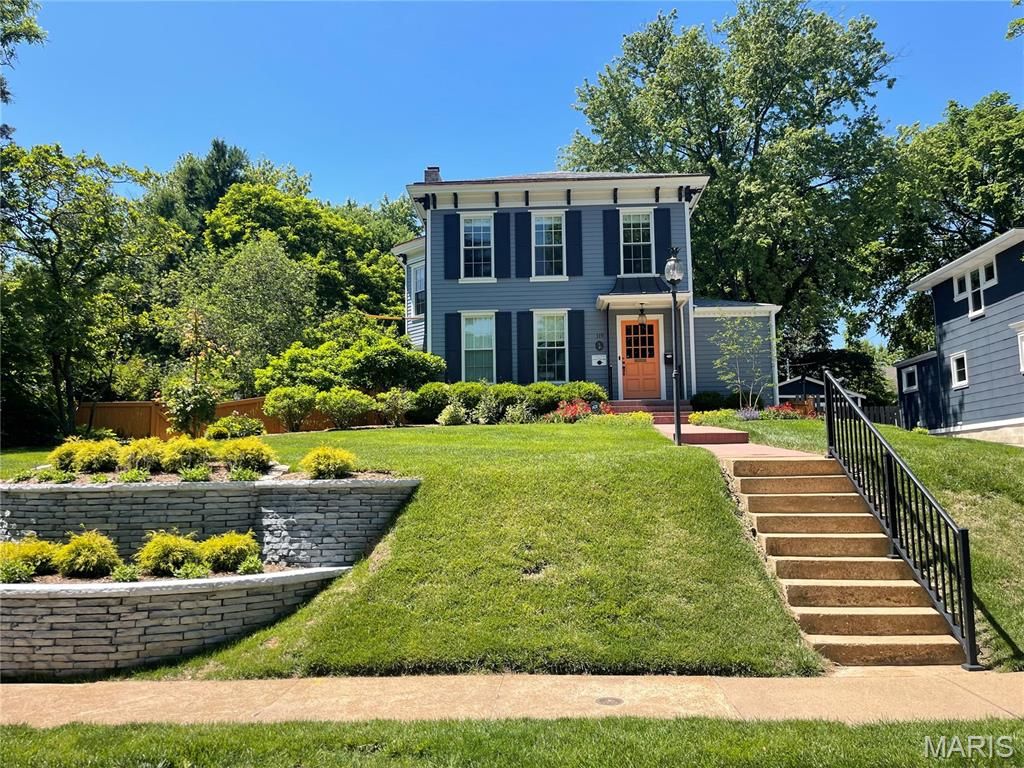 Photo of 119 S Gore Avenue, St Louis, MO 63119 (MLS # 26029301)