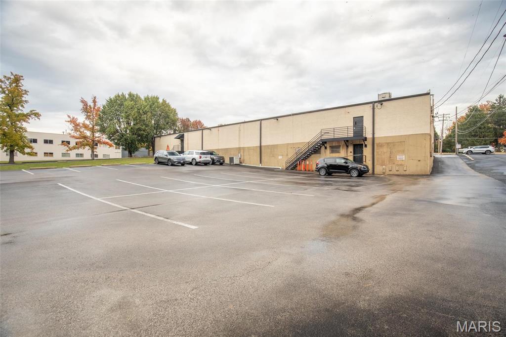 295 N Lindbergh Boulevard