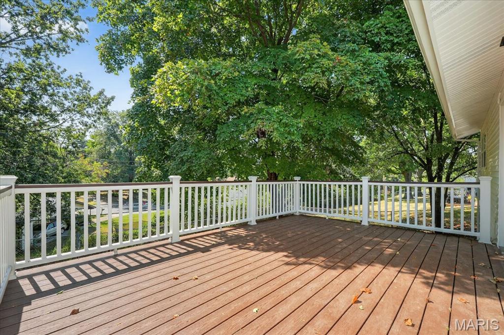 St Louis, Missouri 63146, United States, 3 Bedrooms Bedrooms, ,3 BathroomsBathrooms,Residential,Pending,210951