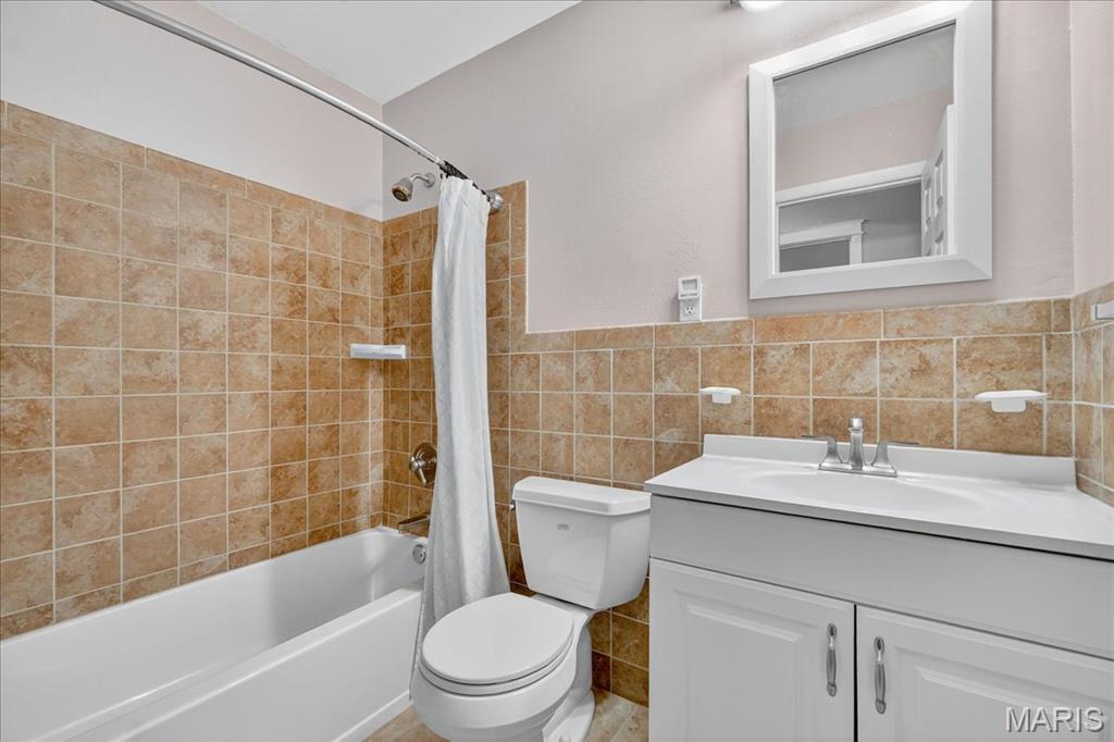 St Louis, Missouri 63146, United States, 3 Bedrooms Bedrooms, ,3 BathroomsBathrooms,Residential,Pending,210951