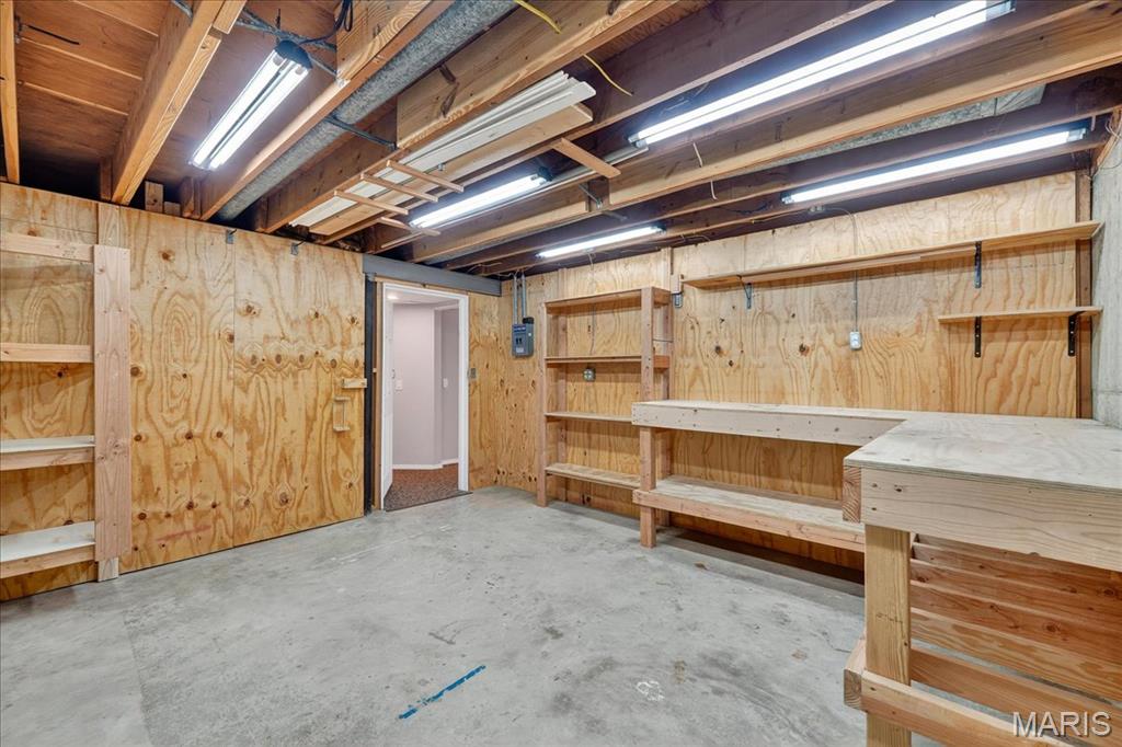 St Louis, Missouri 63146, United States, 3 Bedrooms Bedrooms, ,3 BathroomsBathrooms,Residential,Pending,210951