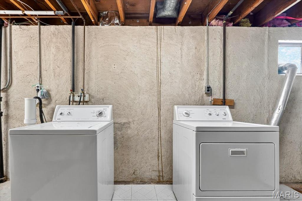 St Louis, Missouri 63146, United States, 3 Bedrooms Bedrooms, ,3 BathroomsBathrooms,Residential,Pending,210951