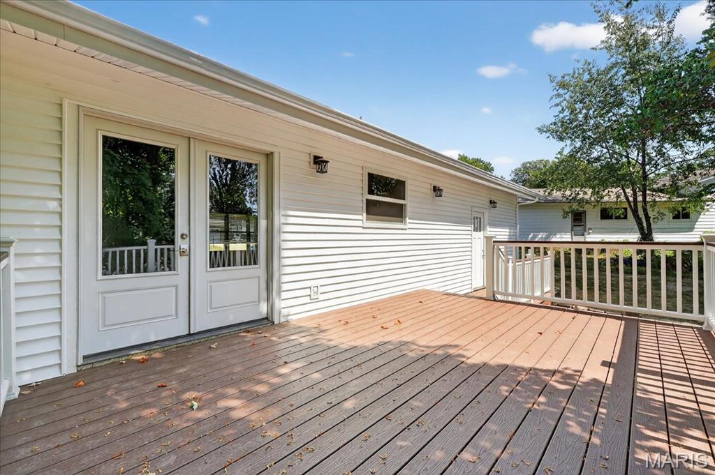 St Louis, Missouri 63146, United States, 3 Bedrooms Bedrooms, ,3 BathroomsBathrooms,Residential,Pending,210951