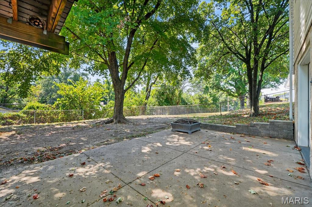 St Louis, Missouri 63146, United States, 3 Bedrooms Bedrooms, ,3 BathroomsBathrooms,Residential,Pending,210951