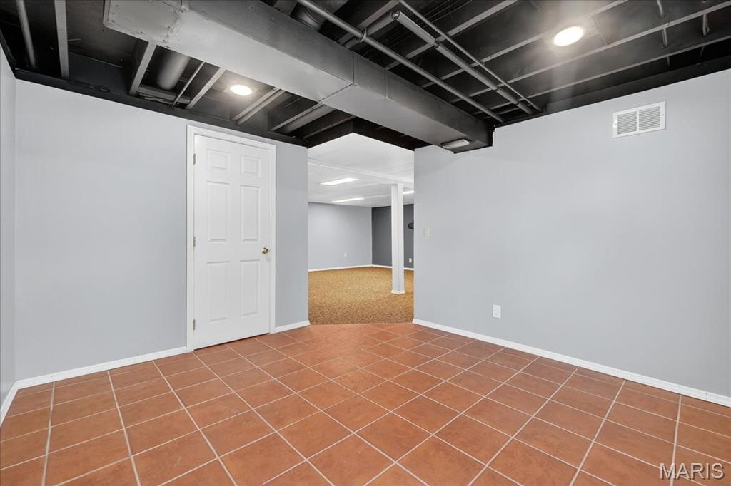 St Louis, Missouri 63146, United States, 3 Bedrooms Bedrooms, ,3 BathroomsBathrooms,Residential,Pending,210951