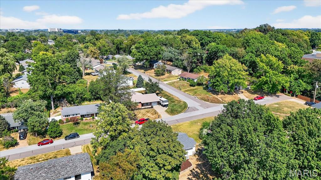 St Louis, Missouri 63146, United States, 3 Bedrooms Bedrooms, ,3 BathroomsBathrooms,Residential,Pending,210951