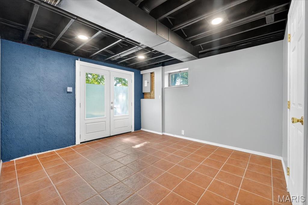 St Louis, Missouri 63146, United States, 3 Bedrooms Bedrooms, ,3 BathroomsBathrooms,Residential,Pending,210951