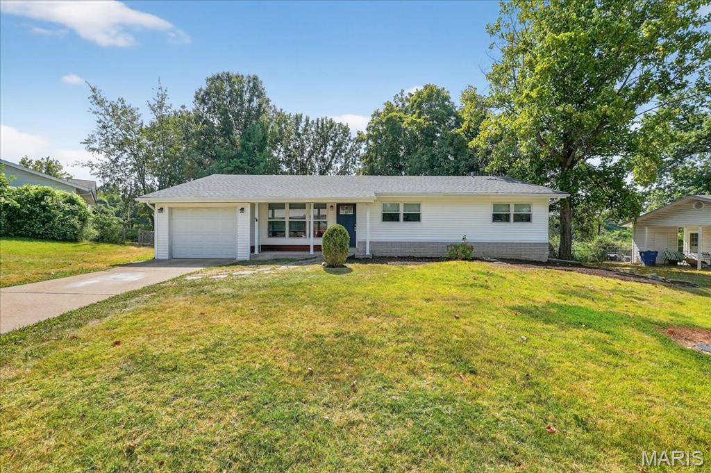 St Louis, Missouri 63146, United States, 3 Bedrooms Bedrooms, ,3 BathroomsBathrooms,Residential,Pending,210951