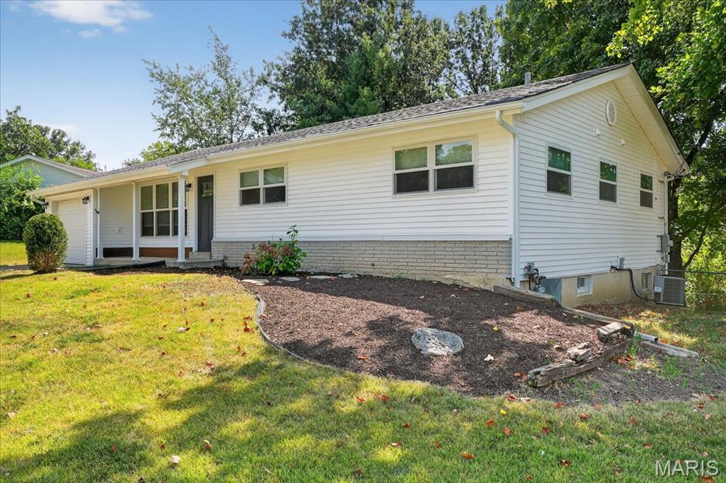 St Louis, Missouri 63146, United States, 3 Bedrooms Bedrooms, ,3 BathroomsBathrooms,Residential,Pending,210951