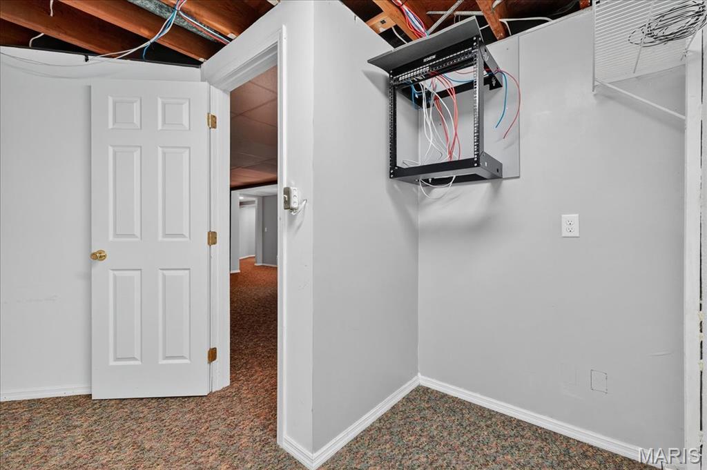 St Louis, Missouri 63146, United States, 3 Bedrooms Bedrooms, ,3 BathroomsBathrooms,Residential,Pending,210951