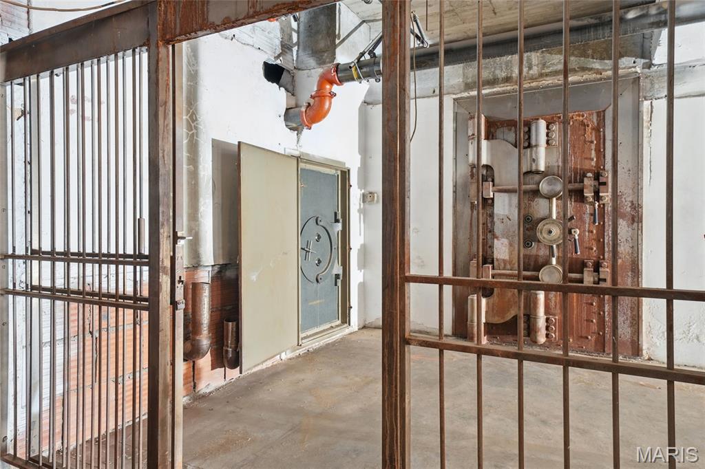 Master Marquette Buiding Maste - Commercial Sale