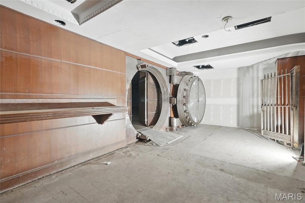 Master Marquette Buiding Maste - Commercial Sale