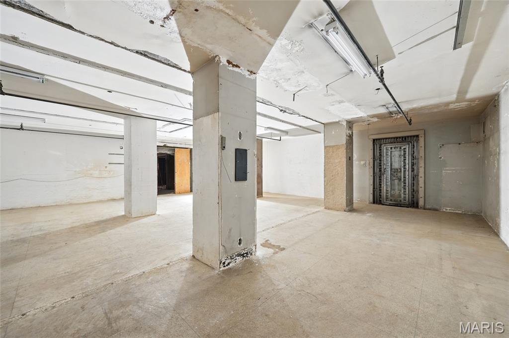 Master Marquette Buiding Maste - Commercial Sale