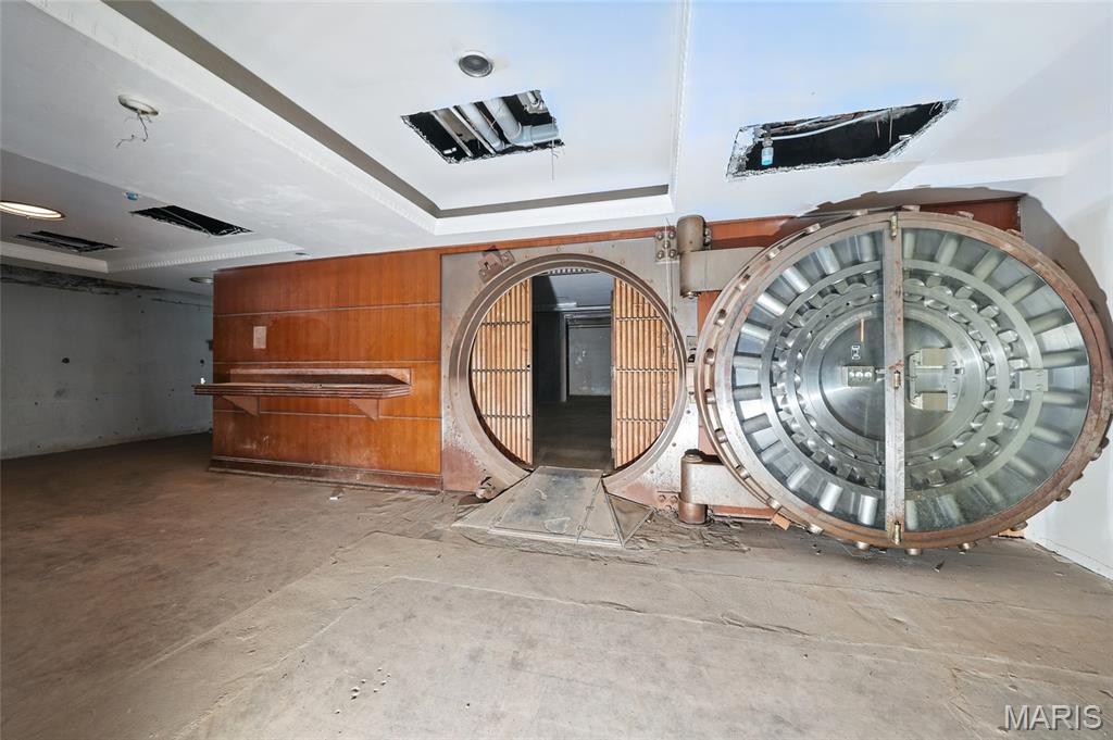 Master Marquette Buiding Maste - Commercial Sale