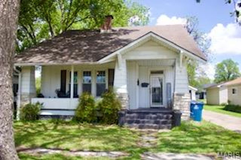 Photo of 315 W Parker Avenue, Chaffee, MO 63740 (MLS # 26026208)