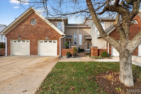 Photo of 16176 Lea Oak Court, Chesterfield, MO 63017 (MLS # 25077393)