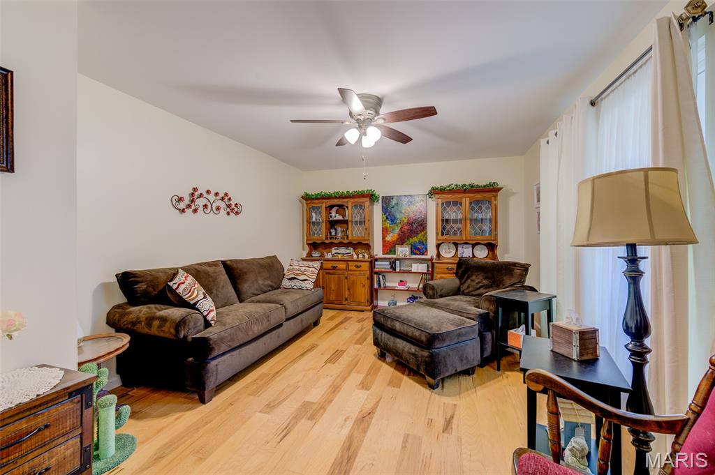 6 Barkwood Court