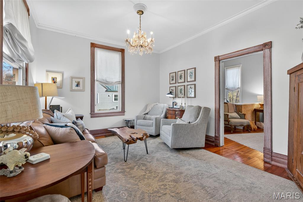 5548 Chestnut Street