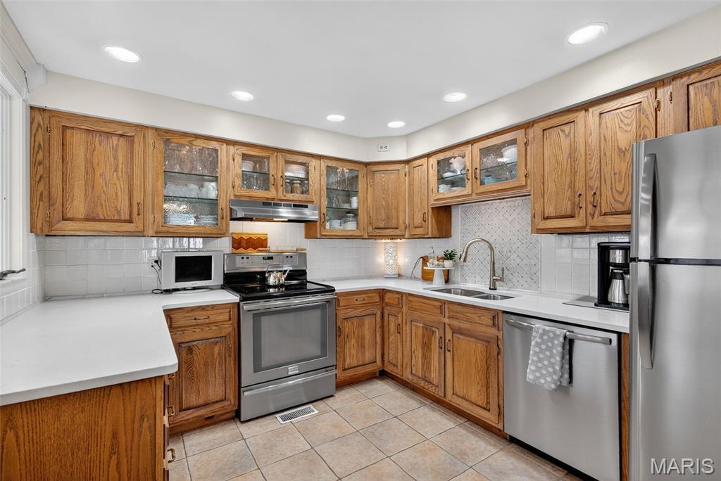 5548 Chestnut Street