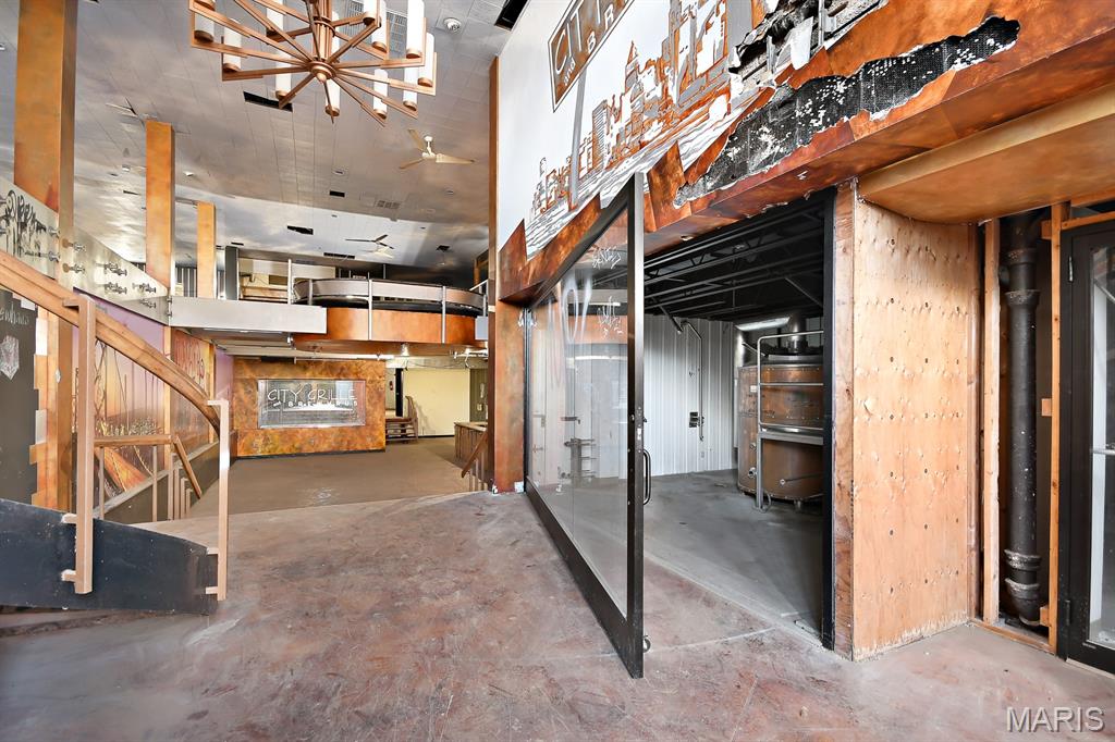 Lindells Add 03 - Commercial Sale