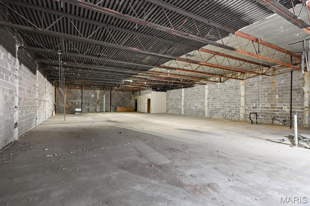 Lindells Add 03 - Commercial Sale