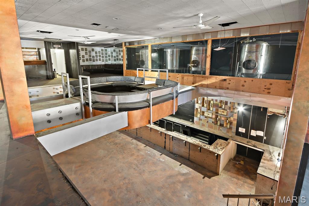 Lindells Add 03 - Commercial Sale