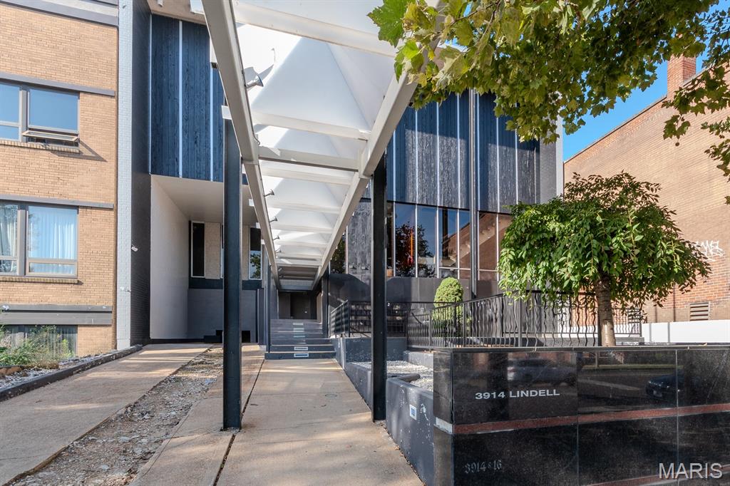 3914 Lindell Boulevard