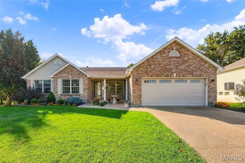Photo of 265 E Governor Place, St Charles, MO 63301 (MLS # 26064626)