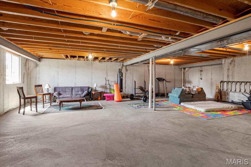 House Springs, Missouri 63051, United States, 3 Bedrooms Bedrooms, ,2 BathroomsBathrooms,Residential,Pending,161828